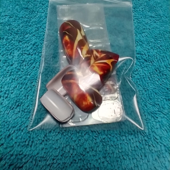 Press on nails fire flames yellow orange black set - Picture 2 of 2